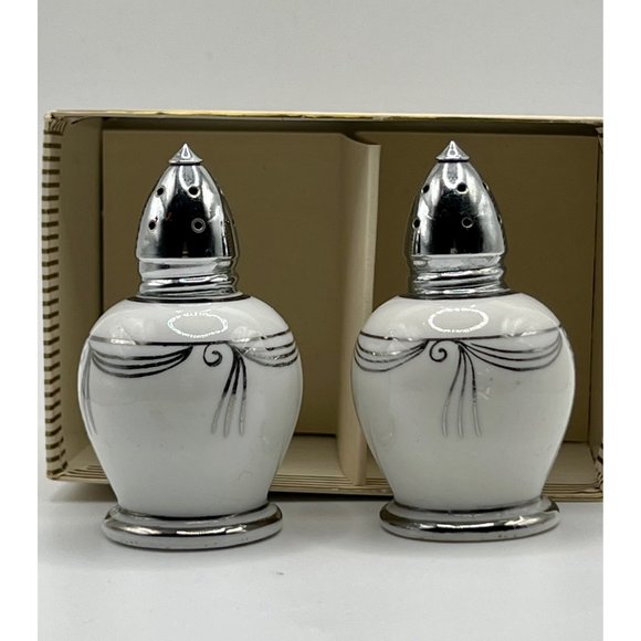 I. W. Rice & Co. Vintage Hand Painted Salt and Pepper Shakers, Japan - Picture 1 of 8
